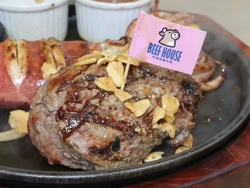 牛室炙燒牛排｜全台最有誠意平價牛排館！100%原塊肉，最低$369爽吃豐富自助吧