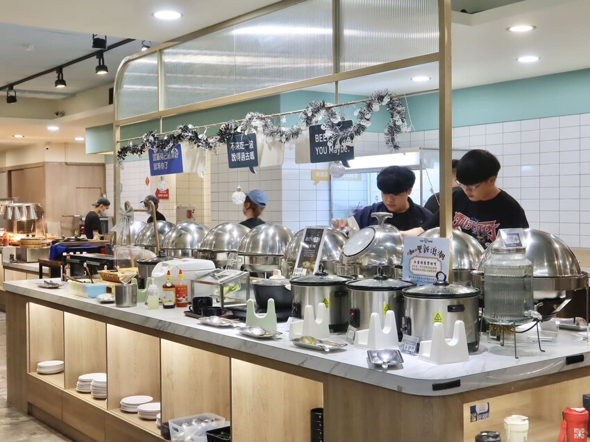 牛室炙燒牛排｜全台最有誠意平價牛排館！100%原塊肉，最低$369爽吃豐富自助吧