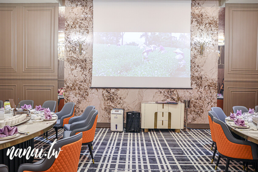 彰化最新火烤櫻桃鴨四吃+桌邊秀，想吃要預訂，直接去會撲空！現撈活體海鮮，帝王蟹、龍蝦通通有，尋鮮坊