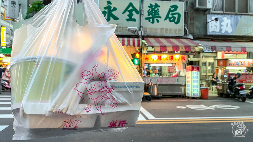 台中車站美食「小辣椒爌肉飯」飄香50年，招牌爌肉飯與必吃滷味推薦。