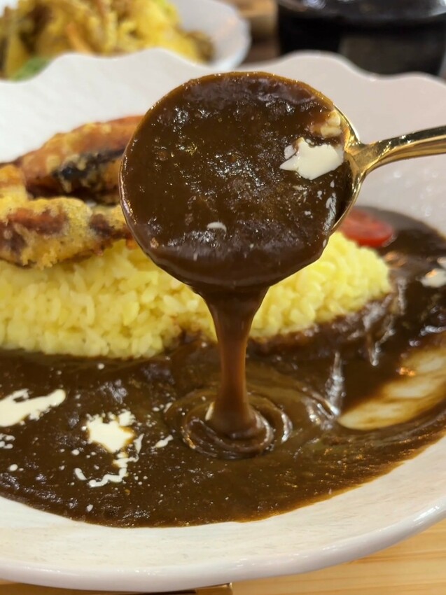 桃園中壢咖哩！中原夜市「日升日式濃咖哩屋」日式咖哩加 1 元就送丼飯。