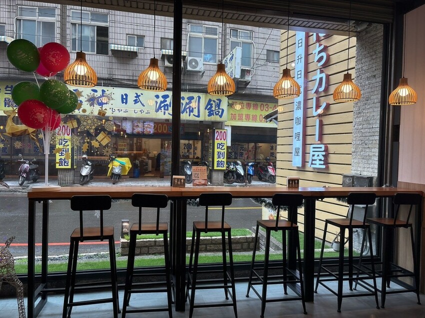 桃園中壢咖哩！中原夜市「日升日式濃咖哩屋」日式咖哩加 1 元就送丼飯。