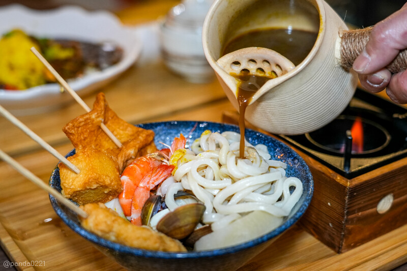 桃園中壢｜日升日式濃咖哩屋．中原商圈爆紅！濃郁微辣黑咖哩，一口上癮！