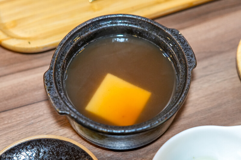 桃園中壢｜日升日式濃咖哩屋．中原商圈爆紅！濃郁微辣黑咖哩，一口上癮！