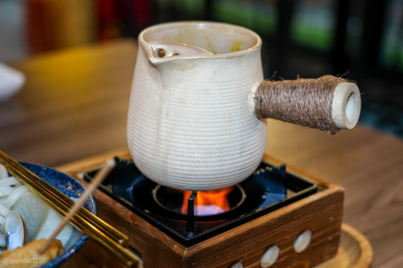 桃園中壢｜日升日式濃咖哩屋．中原商圈爆紅！濃郁微辣黑咖哩，一口上癮！