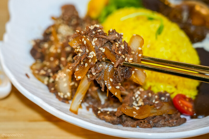 桃園中壢｜日升日式濃咖哩屋．中原商圈爆紅！濃郁微辣黑咖哩，一口上癮！