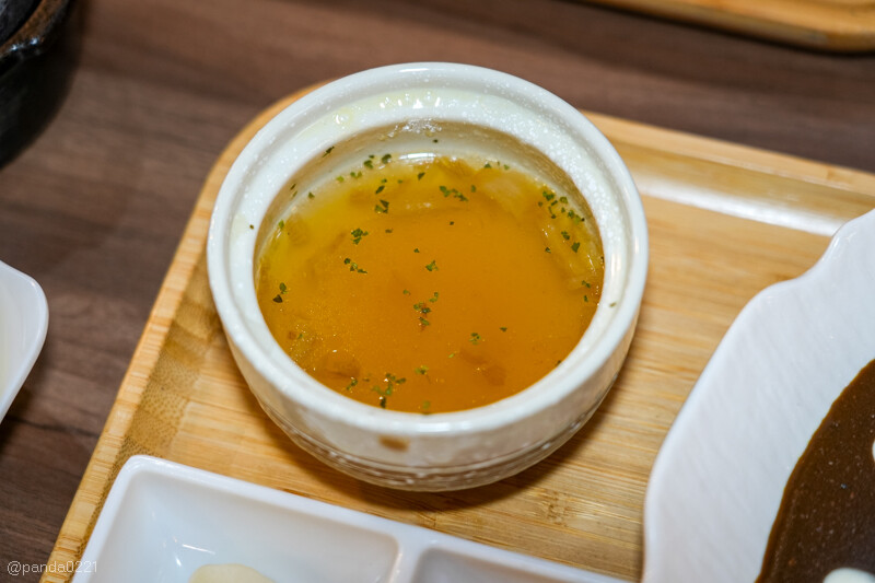 桃園中壢｜日升日式濃咖哩屋．中原商圈爆紅！濃郁微辣黑咖哩，一口上癮！