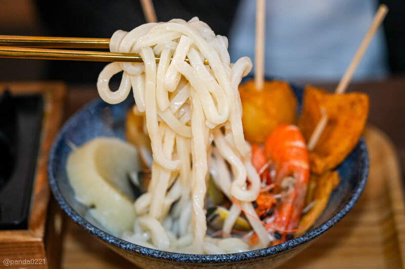 桃園中壢｜日升日式濃咖哩屋．中原商圈爆紅！濃郁微辣黑咖哩，一口上癮！