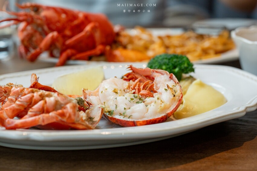 林口三井新開幕「JK Studio歐陸餐廳」波士頓龍蝦 肋眼牛排超值推薦。