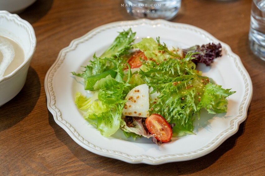 林口三井新開幕「JK Studio歐陸餐廳」波士頓龍蝦 肋眼牛排超值推薦。