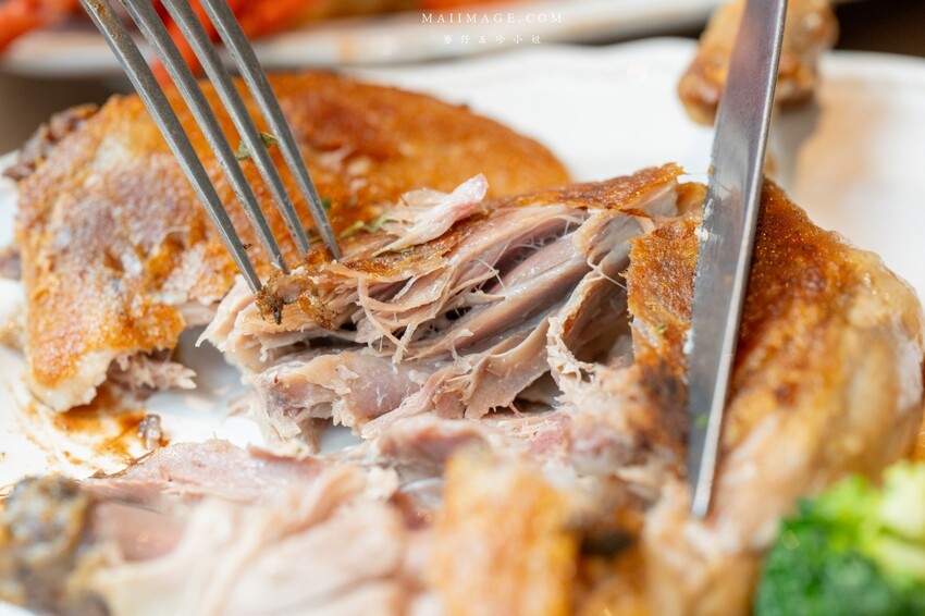 林口三井新開幕「JK Studio歐陸餐廳」波士頓龍蝦 肋眼牛排超值推薦。