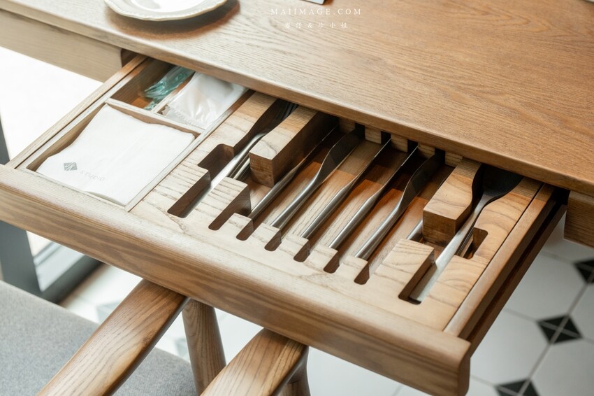 林口三井新開幕「JK Studio歐陸餐廳」波士頓龍蝦 肋眼牛排超值推薦。