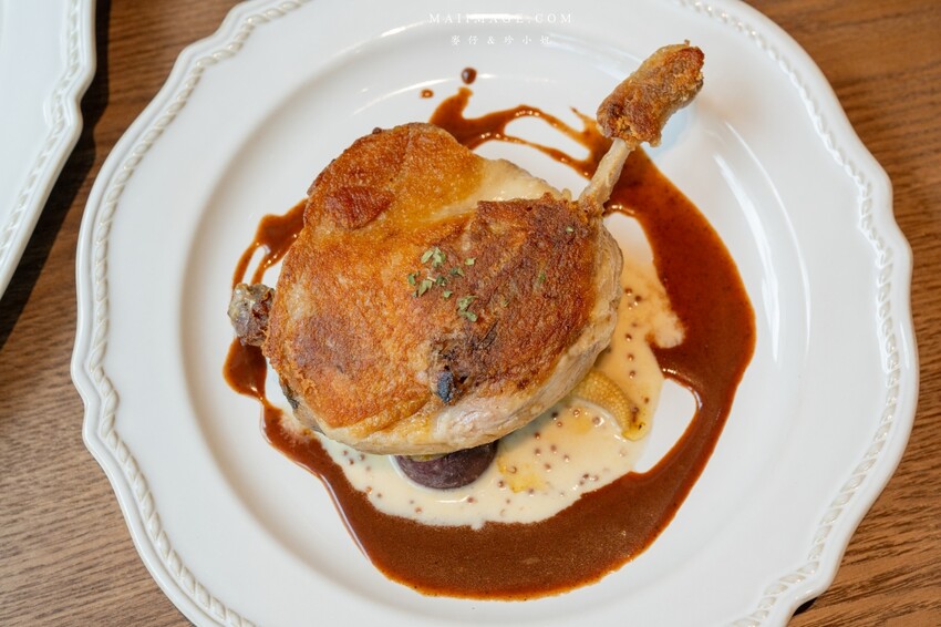 林口三井新開幕「JK Studio歐陸餐廳」波士頓龍蝦 肋眼牛排超值推薦。