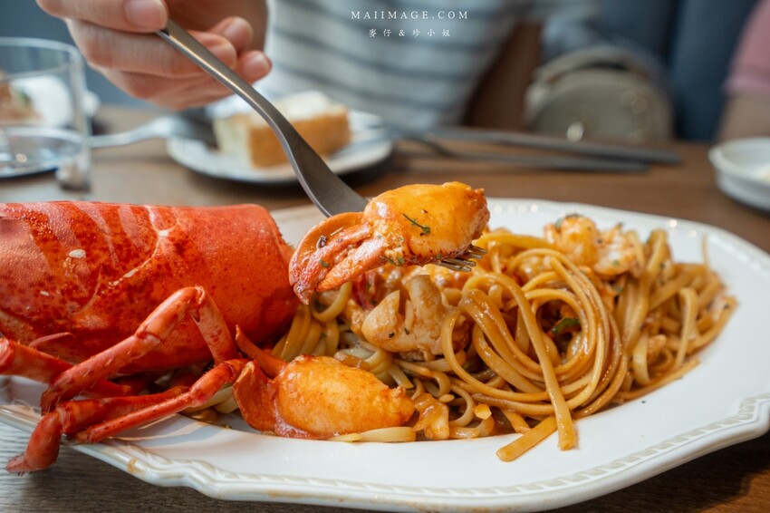 林口三井新開幕「JK Studio歐陸餐廳」波士頓龍蝦 肋眼牛排超值推薦。