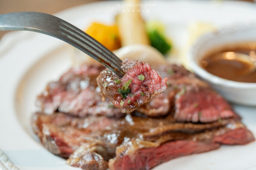 林口三井新開幕「JK Studio歐陸餐廳」波士頓龍蝦 肋眼牛排超值推薦。