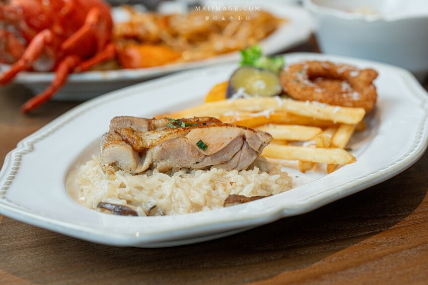 林口三井新開幕「JK Studio歐陸餐廳」波士頓龍蝦 肋眼牛排超值推薦。