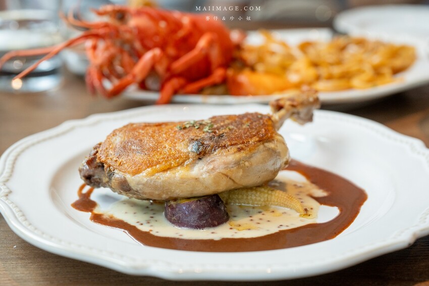 林口三井新開幕「JK Studio歐陸餐廳」波士頓龍蝦 肋眼牛排超值推薦。