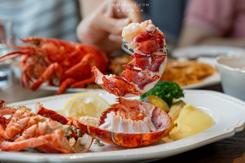 林口三井新開幕「JK Studio歐陸餐廳」波士頓龍蝦 肋眼牛排超值推薦。