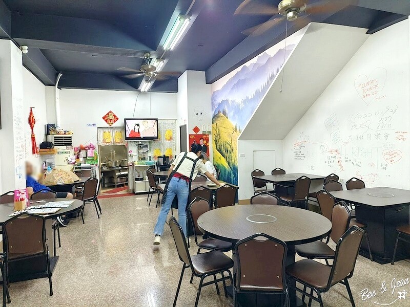 宜蘭美食推薦！六眷村刀削牛肉麵 重慶麻辣鍋，吃過就忘不了。