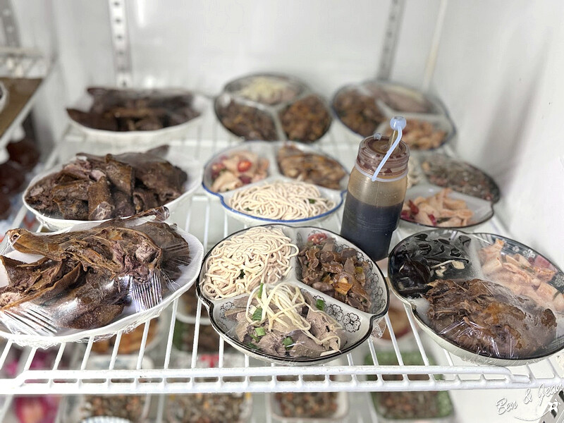 宜蘭美食推薦！六眷村刀削牛肉麵 重慶麻辣鍋，吃過就忘不了。