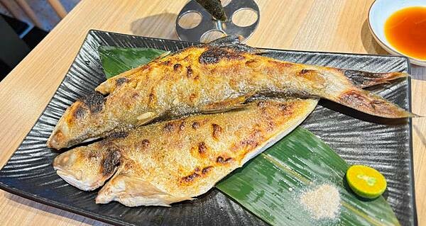 [台北日式]新莊區幸福站「坐著做。海鮮丼飯專門店（新莊幸福店