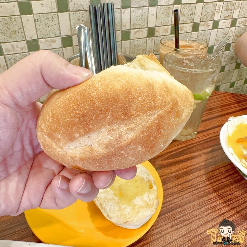 新竹縣竹北市天樂里冰室。竹北最正宗的干炒牛河&絲襪奶茶！ 限量供應的黯然銷魂飯好吃到流淚！ 奶油豬脆脆超港味！ - 跟著踢小米吃喝玩樂趣