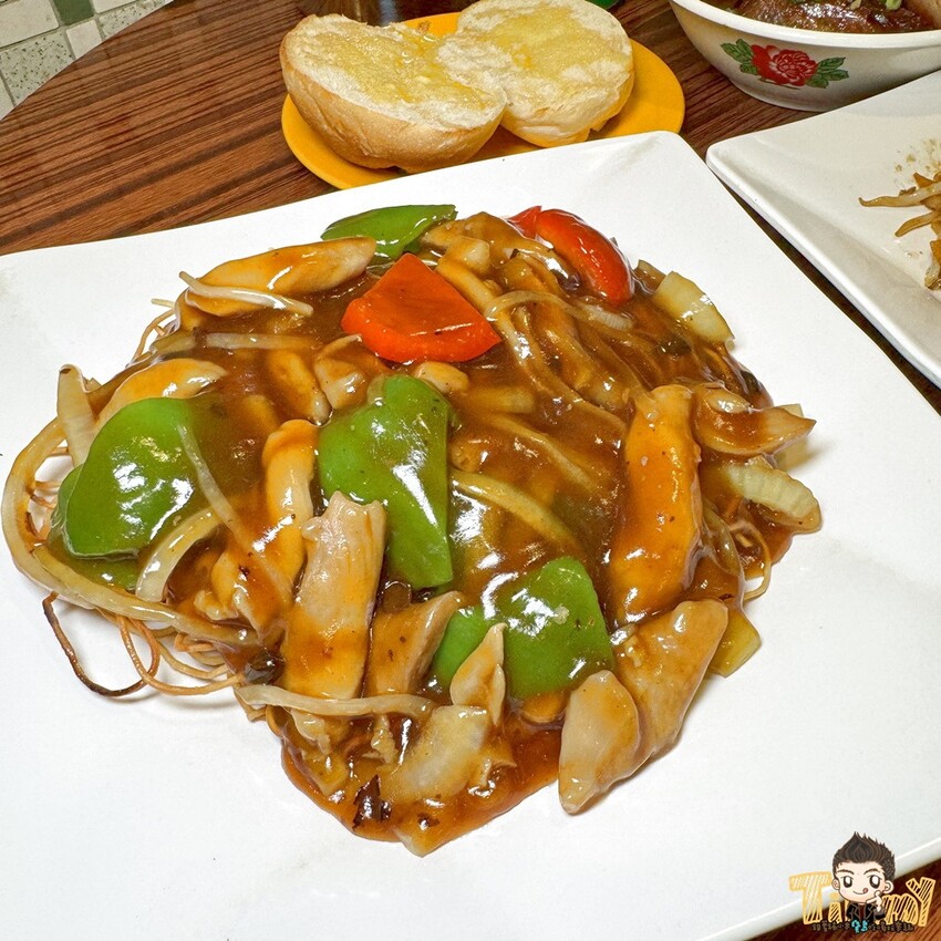 新竹縣竹北市天樂里冰室。竹北最正宗的干炒牛河&絲襪奶茶！ 限量供應的黯然銷魂飯好吃到流淚！ 奶油豬脆脆超港味！ - 跟著踢小米吃喝玩樂趣