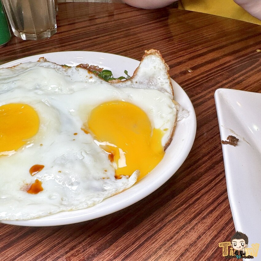 新竹縣竹北市天樂里冰室。竹北最正宗的干炒牛河&絲襪奶茶！ 限量供應的黯然銷魂飯好吃到流淚！ 奶油豬脆脆超港味！ - 跟著踢小米吃喝玩樂趣