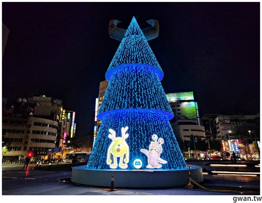 台中這間素食早餐也太酷，一早就能吃鹽酥雞，還有超特別的蚵仔煎蓋飯！
