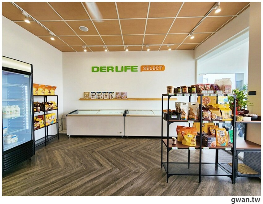 台中這間素食早餐也太酷，一早就能吃鹽酥雞，還有超特別的蚵仔煎蓋飯！