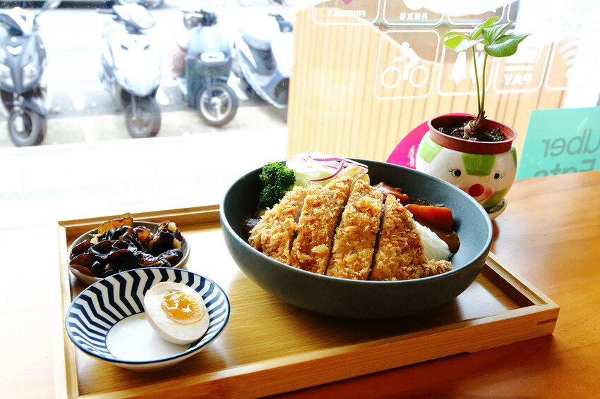 台北寵物友善餐廳｜其時Bistro〜台北草地寵物餐廳，有專屬