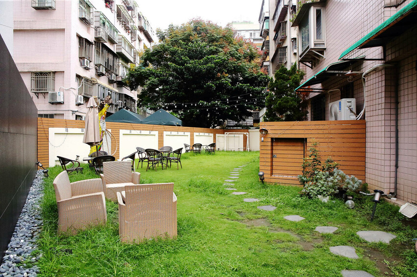 台北寵物友善餐廳｜其時Bistro〜台北草地寵物餐廳，有專屬