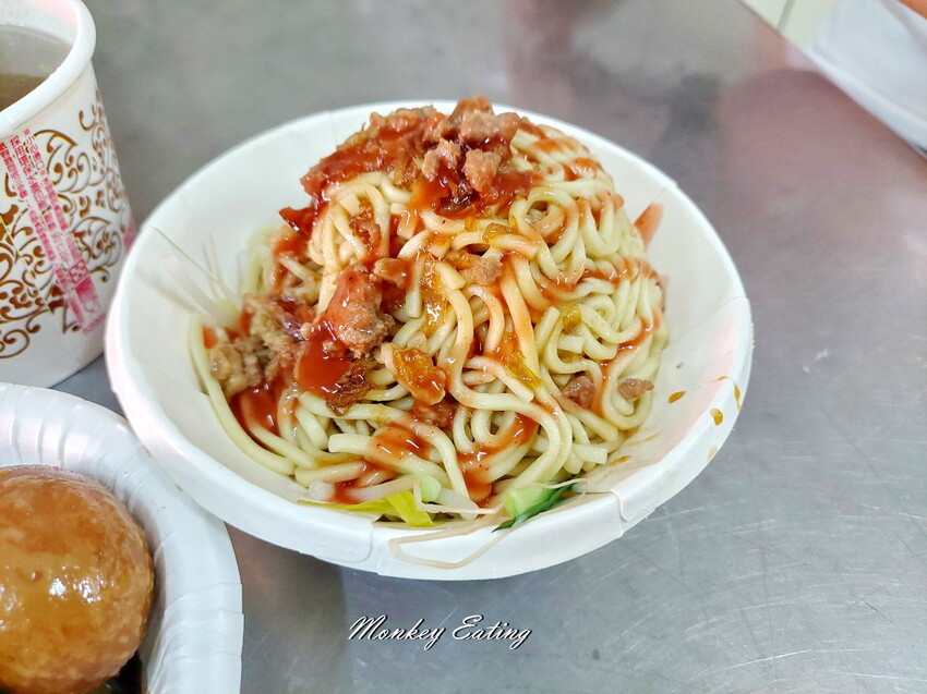 大肚筒仔米糕│食尚玩家推薦大肚清水筒仔米糕，肥瘦均勻米飯香Q好吃！古早味中式麵食湯類小菜 - 貪吃猴的幻想