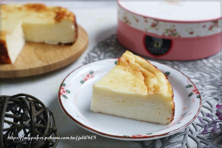 桃園市桃園區【拾瑞咖啡烘培】春節禮盒推薦 桃園伴手禮推薦 巴斯克蛋糕、蛋黃酥、千層酥真材實料手工製作 年節送禮必備首選