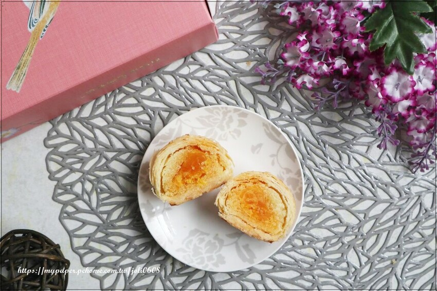 桃園市桃園區【拾瑞咖啡烘培】春節禮盒推薦 桃園伴手禮推薦 巴斯克蛋糕、蛋黃酥、千層酥真材實料手工製作 年節送禮必備首選