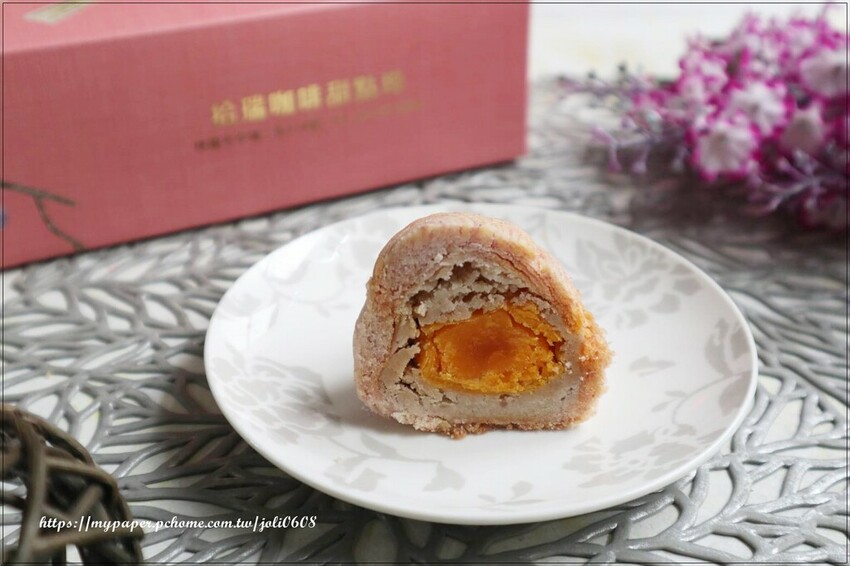 桃園市桃園區【拾瑞咖啡烘培】春節禮盒推薦 桃園伴手禮推薦 巴斯克蛋糕、蛋黃酥、千層酥真材實料手工製作 年節送禮必備首選