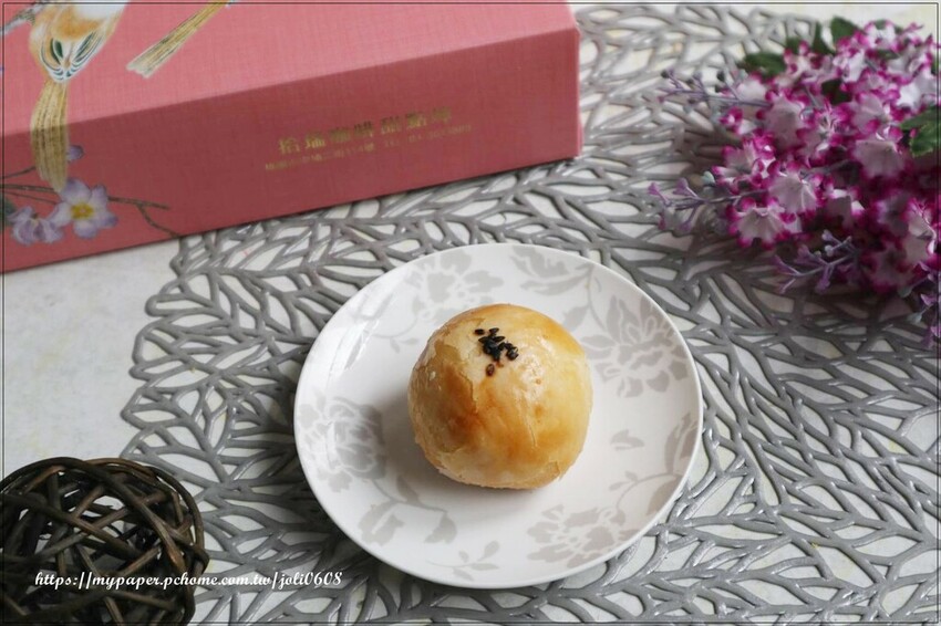 桃園市桃園區【拾瑞咖啡烘培】春節禮盒推薦 桃園伴手禮推薦 巴斯克蛋糕、蛋黃酥、千層酥真材實料手工製作 年節送禮必備首選