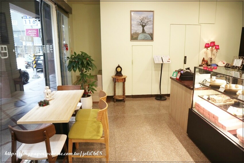 桃園市桃園區【拾瑞咖啡烘培】春節禮盒推薦 桃園伴手禮推薦 巴斯克蛋糕、蛋黃酥、千層酥真材實料手工製作 年節送禮必備首選