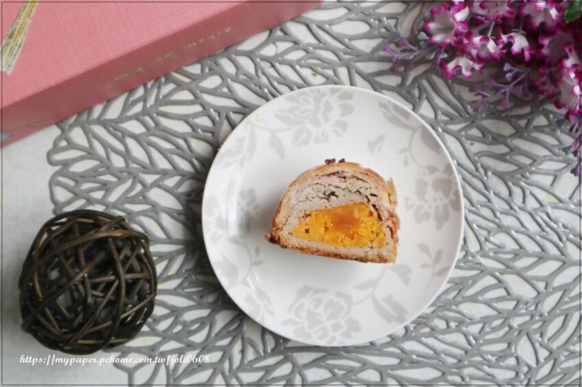 桃園市桃園區【拾瑞咖啡烘培】春節禮盒推薦 桃園伴手禮推薦 巴斯克蛋糕、蛋黃酥、千層酥真材實料手工製作 年節送禮必備首選