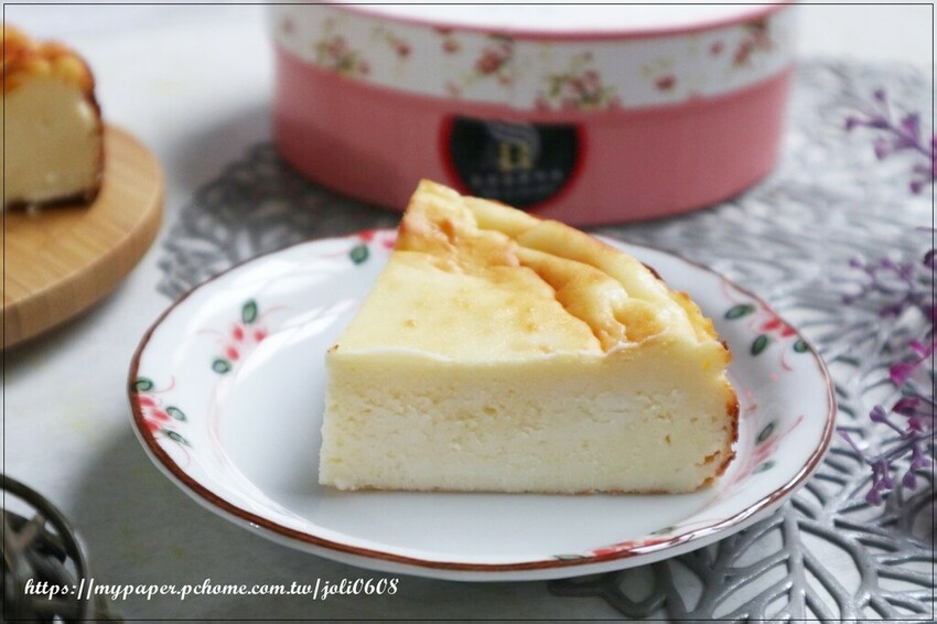 桃園市桃園區【拾瑞咖啡烘培】春節禮盒推薦 桃園伴手禮推薦 巴斯克蛋糕、蛋黃酥、千層酥真材實料手工製作 年節送禮必備首選