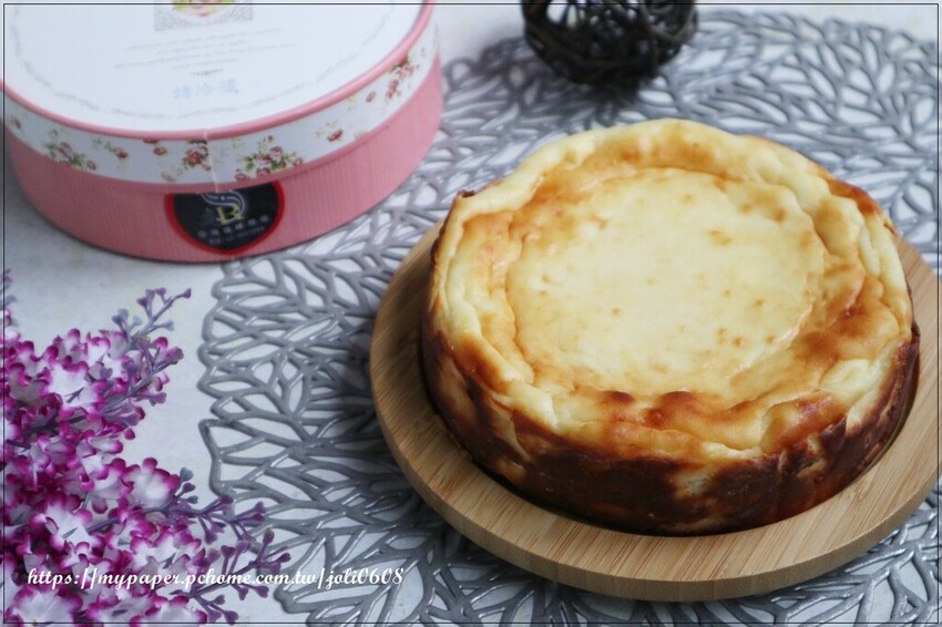 桃園市桃園區【拾瑞咖啡烘培】春節禮盒推薦 桃園伴手禮推薦 巴斯克蛋糕、蛋黃酥、千層酥真材實料手工製作 年節送禮必備首選