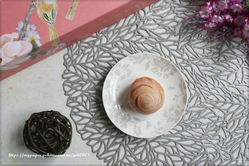 桃園市桃園區【拾瑞咖啡烘培】春節禮盒推薦 桃園伴手禮推薦 巴斯克蛋糕、蛋黃酥、千層酥真材實料手工製作 年節送禮必備首選