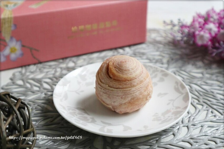 桃園市桃園區【拾瑞咖啡烘培】春節禮盒推薦 桃園伴手禮推薦 巴斯克蛋糕、蛋黃酥、千層酥真材實料手工製作 年節送禮必備首選