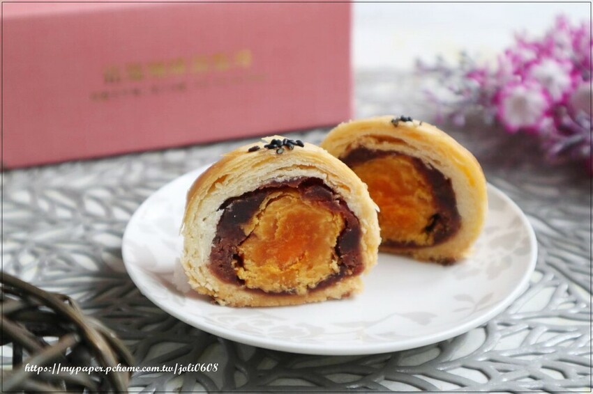 桃園市桃園區【拾瑞咖啡烘培】春節禮盒推薦 桃園伴手禮推薦 巴斯克蛋糕、蛋黃酥、千層酥真材實料手工製作 年節送禮必備首選