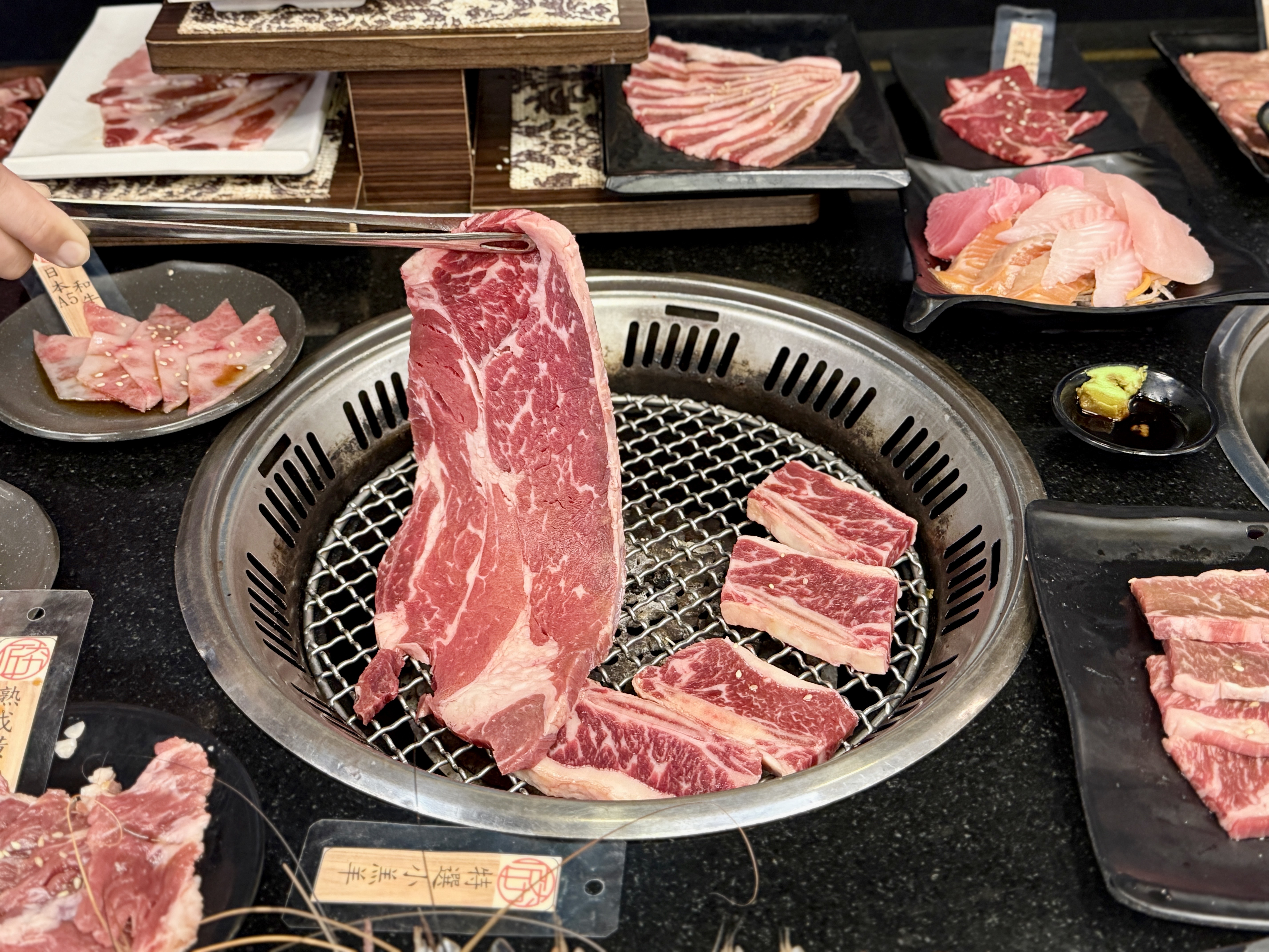 【桃園燒肉吃到飽推薦】匠夯日式無煙燒肉火烤兩吃吃到飽,最低689元起就可以吃到飽還有A5 和牛、泰國蝦、生蠔、干貝頂級海鮮吃到飽跟代烤服務 – 洋洋的吃喝玩樂