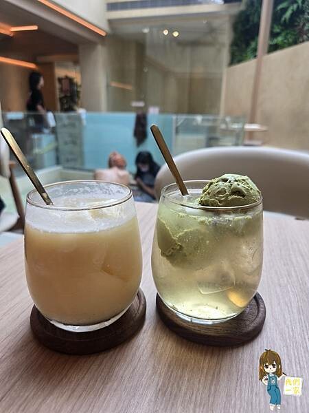 台北最萌咖啡廳！狐獴、貓咪陪吃OH MY ZOO Café，結合冰淇淋寵物友善餐廳。