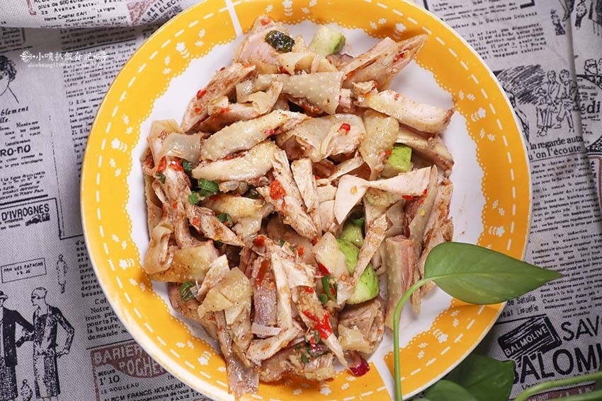 【樂華夜市美食】『小么雞鹹水雞 樂華夜市店』排隊美食/雞肉以 【樂華夜市美食】『小么雞鹹水雞 樂華夜市店』排隊美食/雞肉以