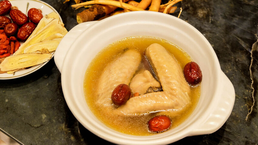 德草安青 百年老店德安青草店文青新裝，飲品好喝舒服無負擔打趴手搖飲 @D&W黑白雙搭