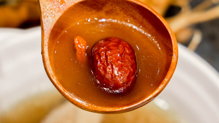 德草安青 百年老店德安青草店文青新裝，飲品好喝舒服無負擔打趴手搖飲 @D&W黑白雙搭