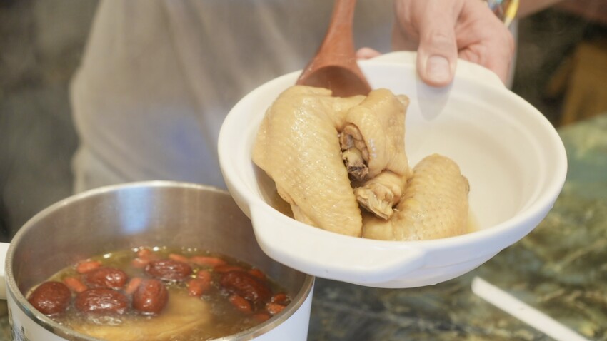 台北市萬華區[台北美食] 德草安青｜龍山寺必喝文青手搖飲！免費求藥籤，抽中請你喝飲料！
